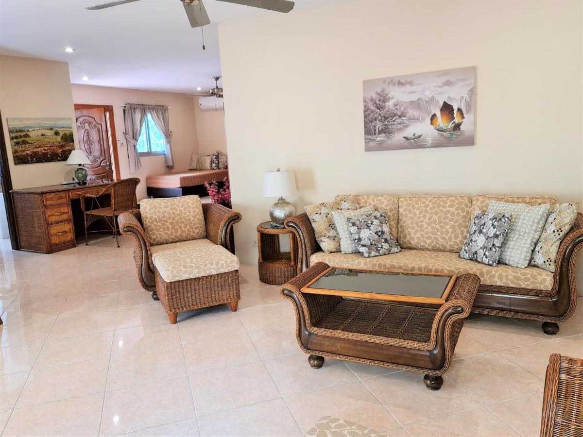 Butterfly Garden Boutique Residences By Frasier, A Lifestyle Destination Apt And Villas 1 To 3 Bedroom Units, 2 Full Bathrooms, Rain Shower, Spa Bath, Complete Kitchen, Staff 24-7,Fast Fiber Optic Wifi, 55" Smart Tv'S, Free Bbq, Pattaya Eksteriør bilde