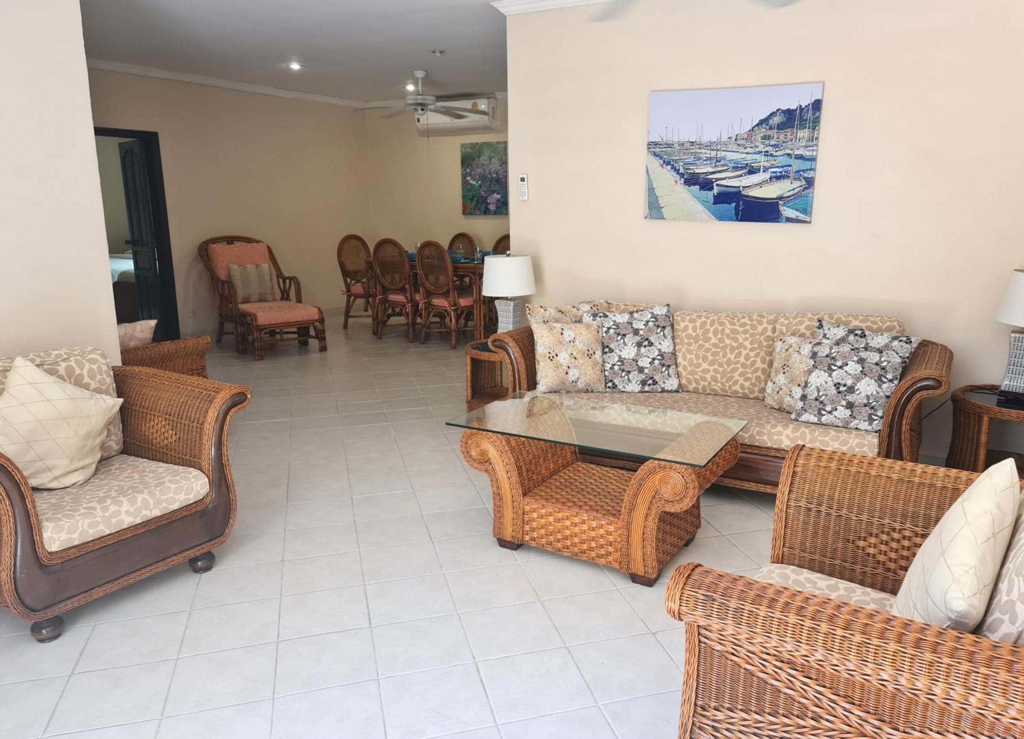 Butterfly Garden Boutique Residences By Frasier, A Lifestyle Destination Apt And Villas 1 To 3 Bedroom Units, 2 Full Bathrooms, Rain Shower, Spa Bath, Complete Kitchen, Staff 24-7,Fast Fiber Optic Wifi, 55" Smart Tv'S, Free Bbq, Pattaya Eksteriør bilde