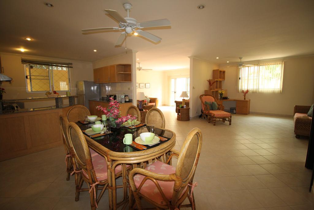 Butterfly Garden Boutique Residences By Frasier, A Lifestyle Destination Apt And Villas 1 To 3 Bedroom Units, 2 Full Bathrooms, Rain Shower, Spa Bath, Complete Kitchen, Staff 24-7,Fast Fiber Optic Wifi, 55" Smart Tv'S, Free Bbq, Pattaya Rom bilde