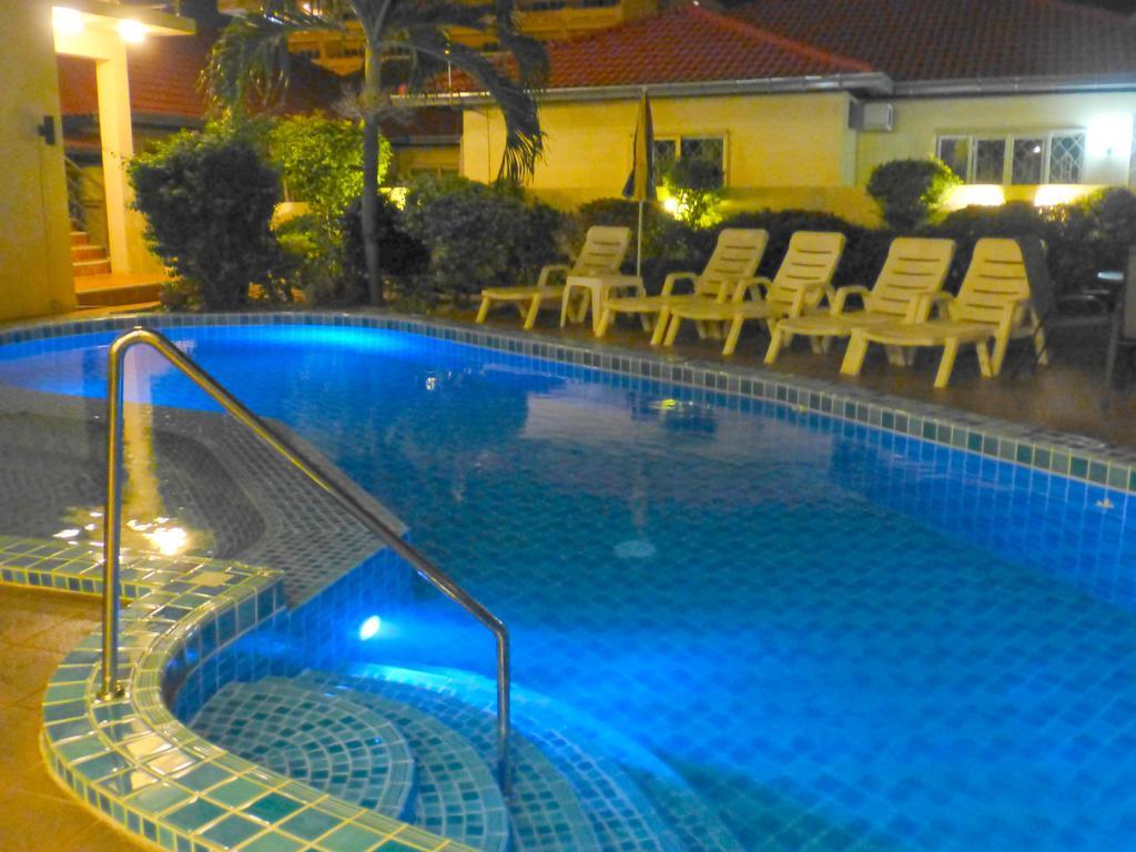 Butterfly Garden Boutique Residences By Frasier, A Lifestyle Destination Apt And Villas 1 To 3 Bedroom Units, 2 Full Bathrooms, Rain Shower, Spa Bath, Complete Kitchen, Staff 24-7,Fast Fiber Optic Wifi, 55" Smart Tv'S, Free Bbq, Pattaya Rom bilde