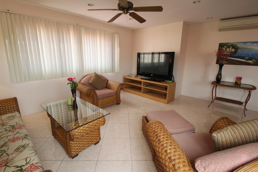 Butterfly Garden Boutique Residences By Frasier, A Lifestyle Destination Apt And Villas 1 To 3 Bedroom Units, 2 Full Bathrooms, Rain Shower, Spa Bath, Complete Kitchen, Staff 24-7,Fast Fiber Optic Wifi, 55" Smart Tv'S, Free Bbq, Pattaya Eksteriør bilde